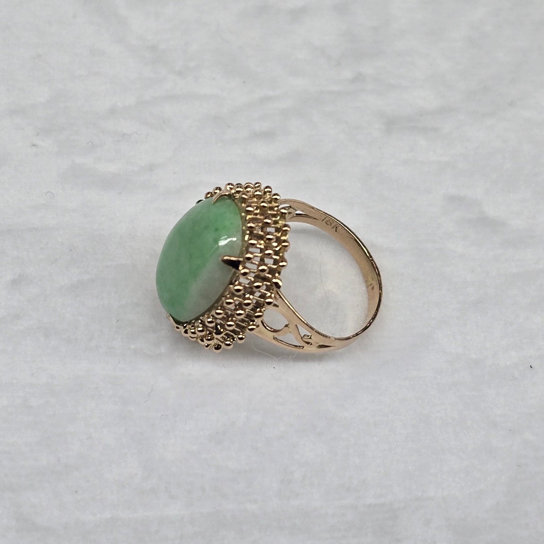 Light Green Oval Jade 10K Gold Ring