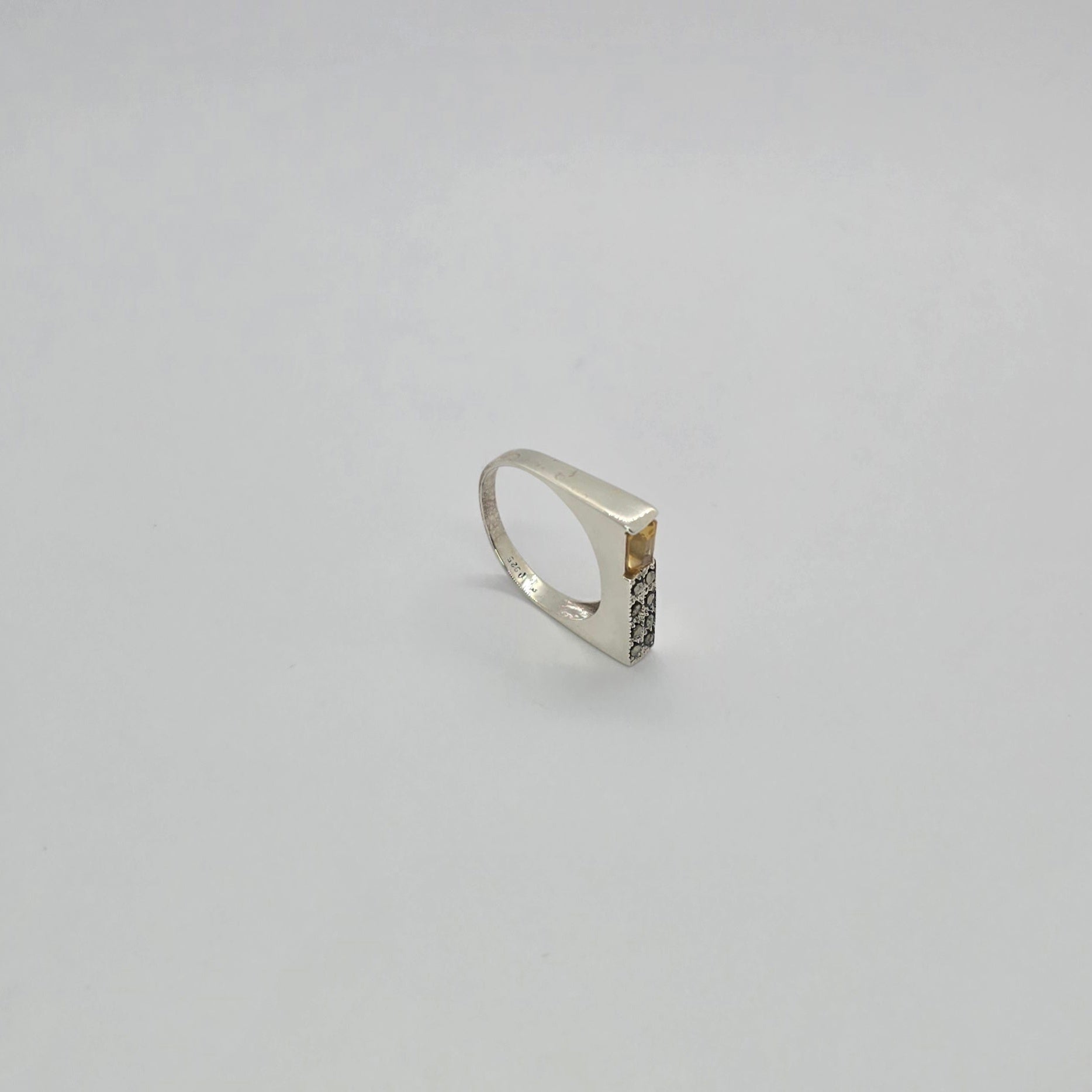 Yellow Stone Geometric Silver Ring