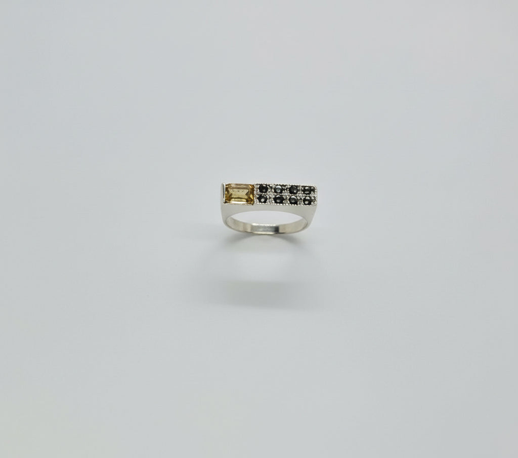 Yellow Stone Geometric Silver Ring
